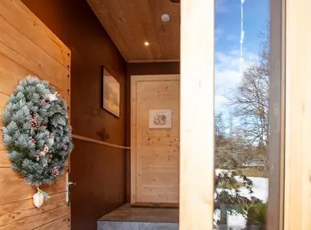 Dans Chalet, Coeur De Megève
